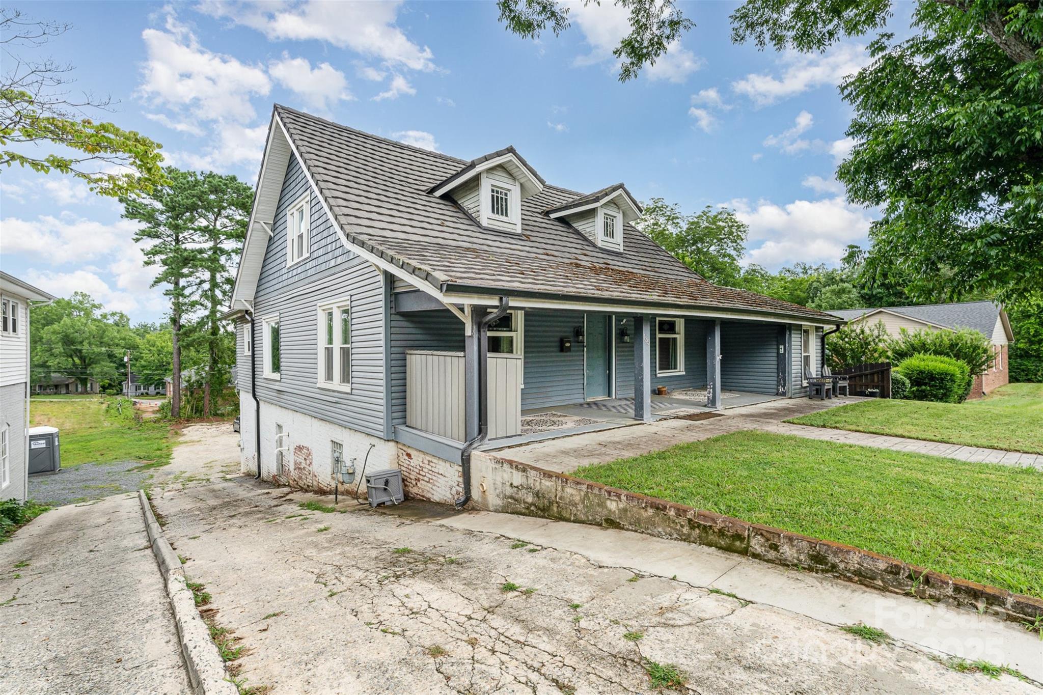 135 Corban Avenue SE