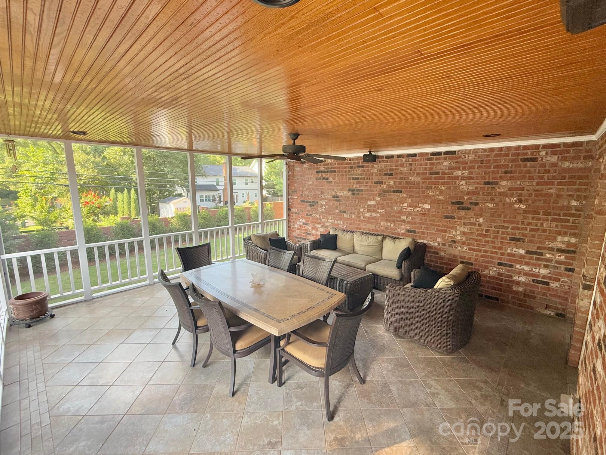 2900 Ferncliff Road