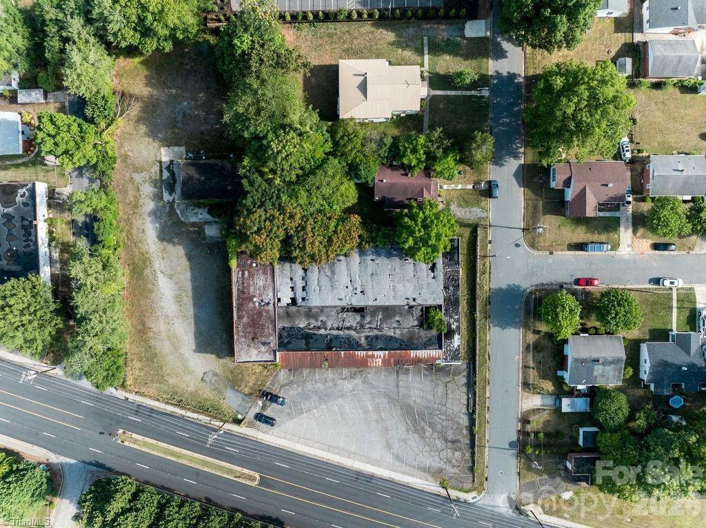 400 W 27th Street
