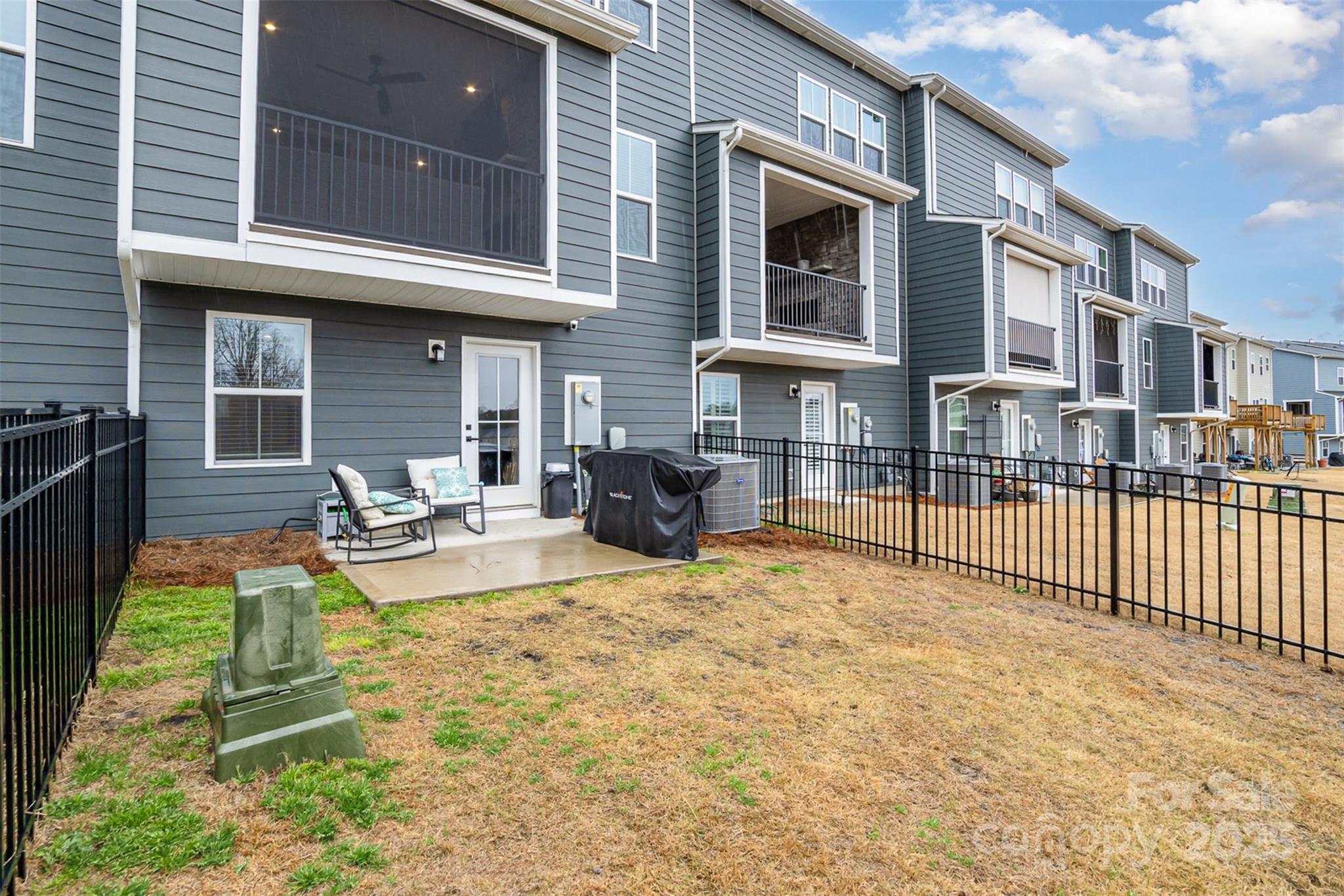 Trinity Townes - Residential