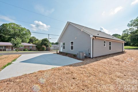 Photo of 135 Beaver Street, Landis, NC 28088 (MLS # 4399078)