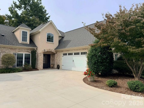 Photo of 149 42nd Avenue Drive NW, Hickory, NC 28601 (MLS # 4433365)
