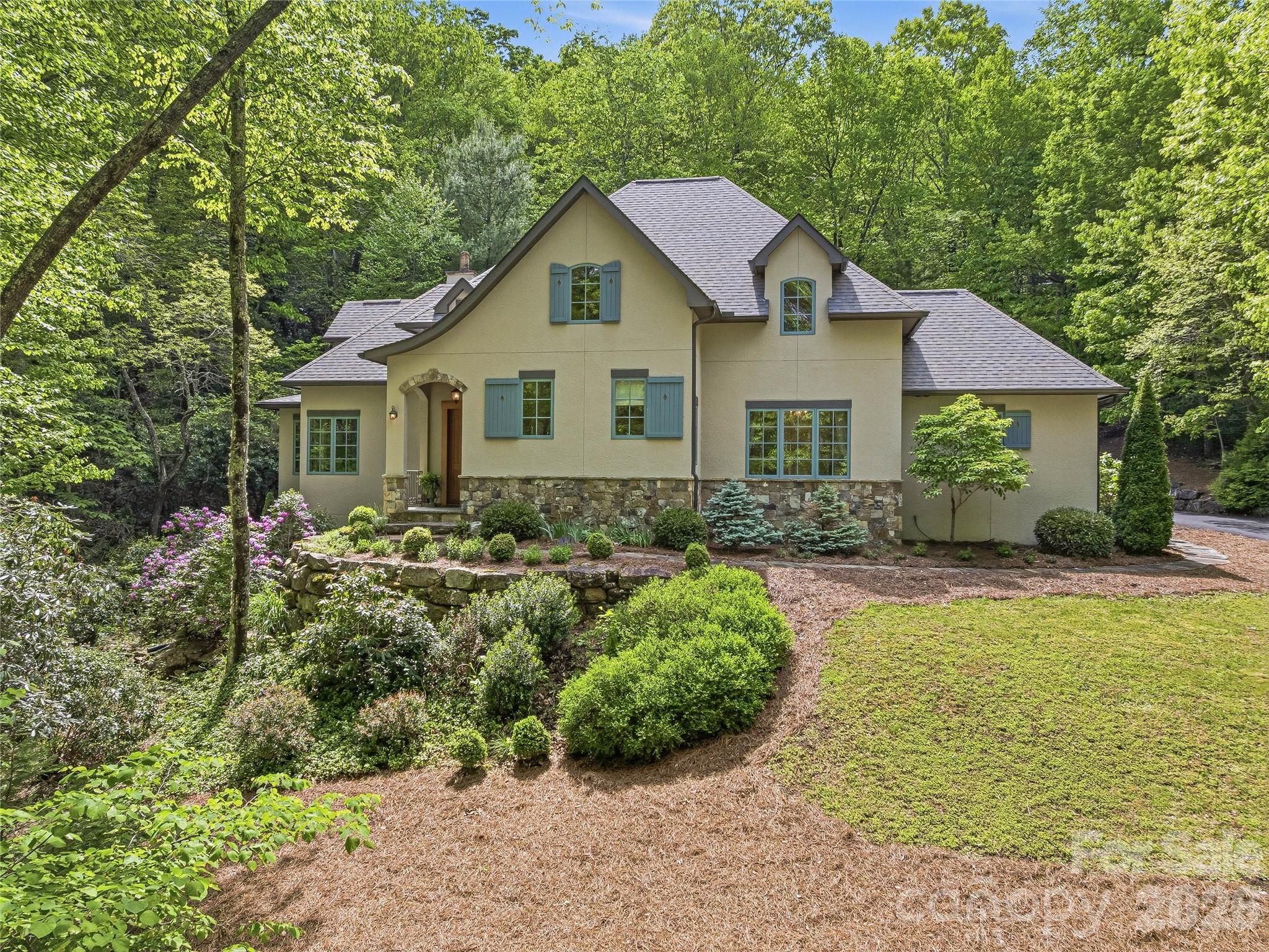 732 Streamside Drive