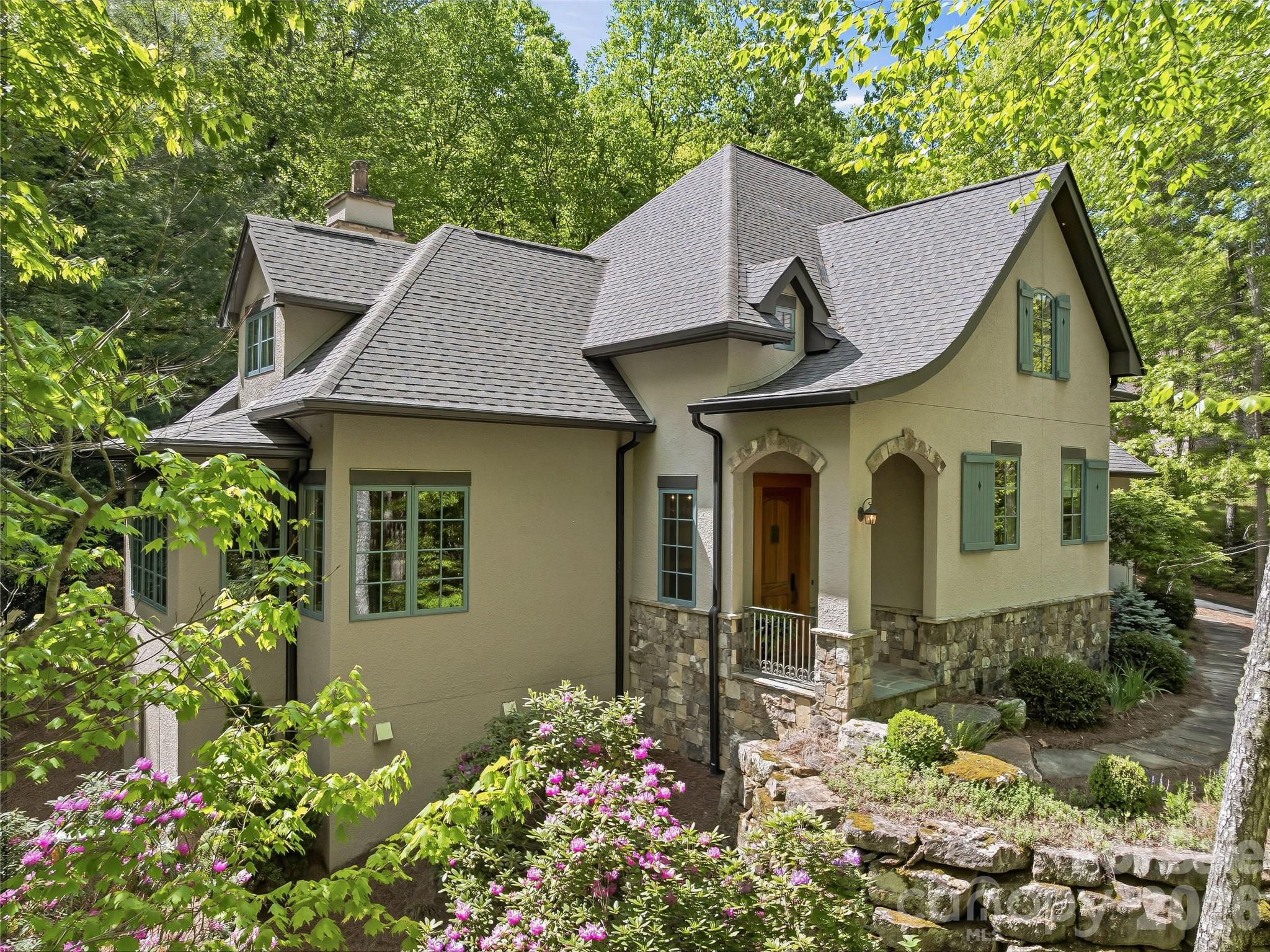 732 Streamside Drive