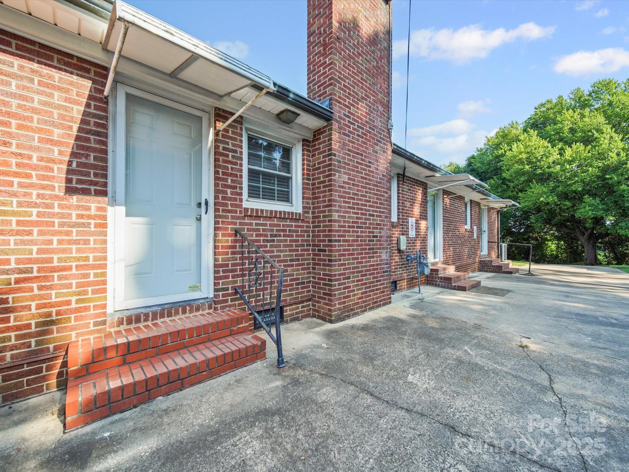 202 Greenwood Lane