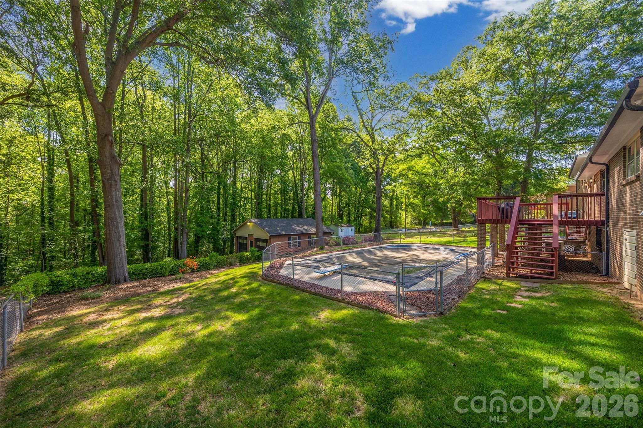 1914 N New Hope Road