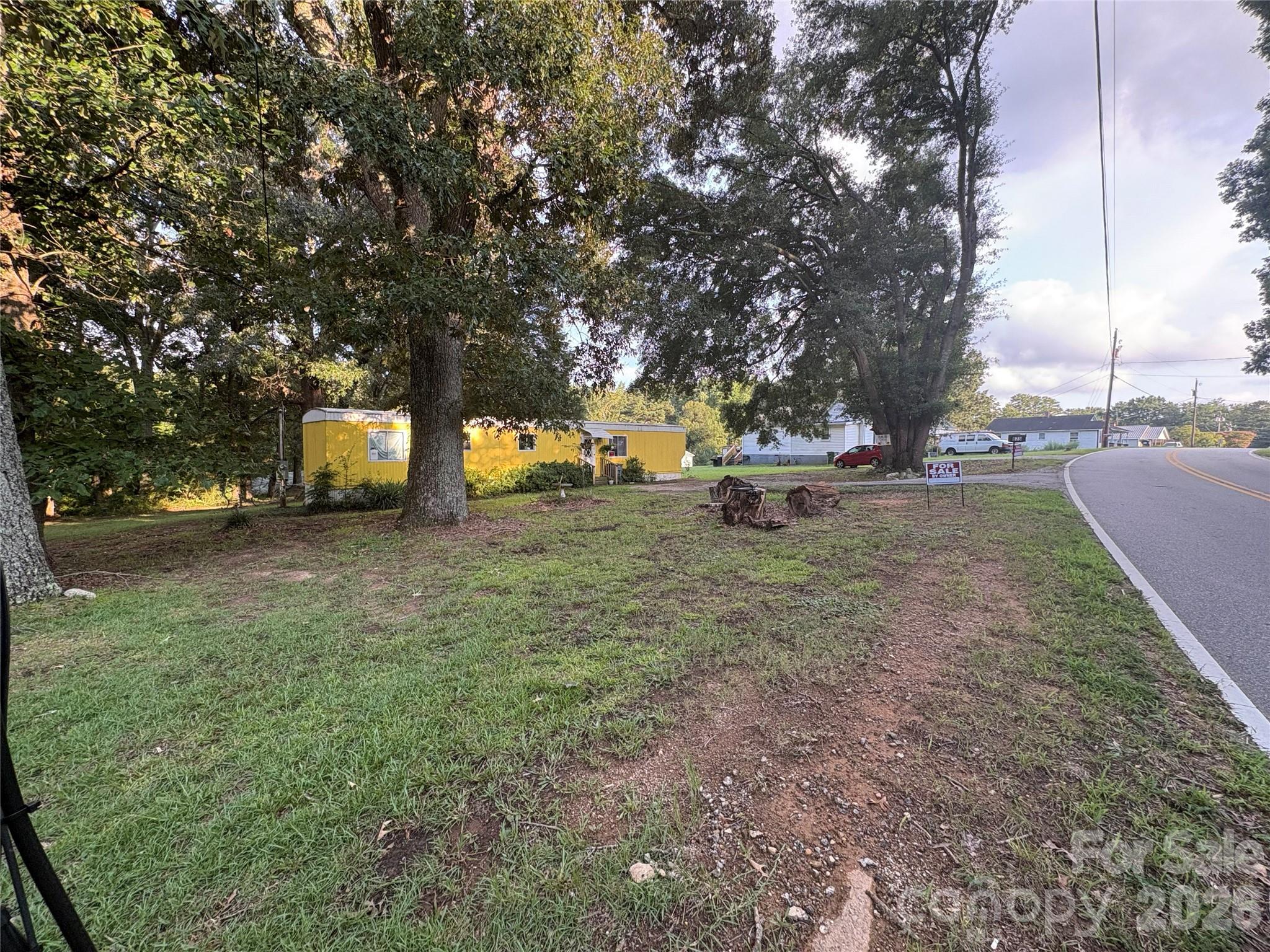 875 Hilldale Drive