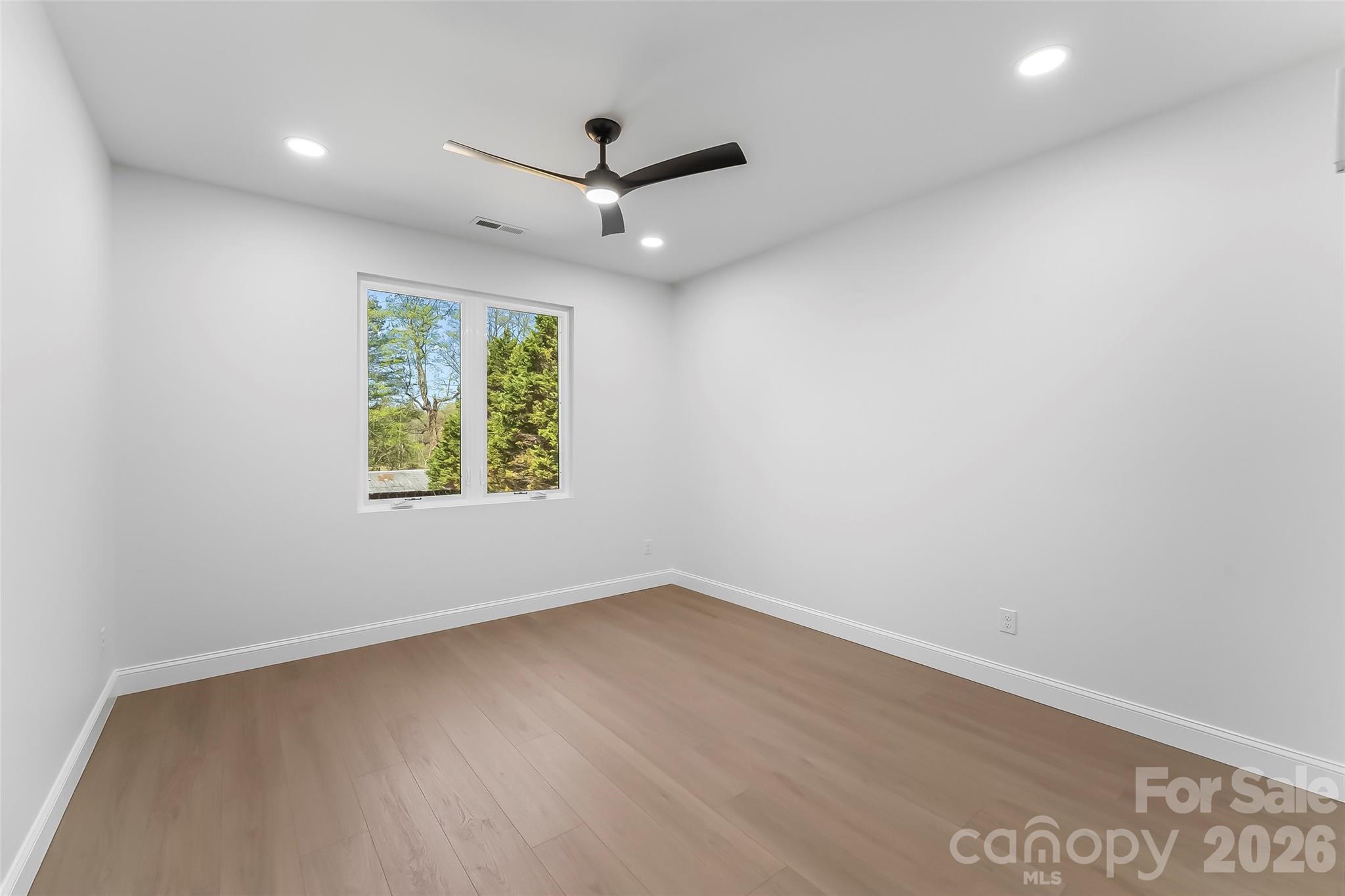 SIDES ESTATE - Residential