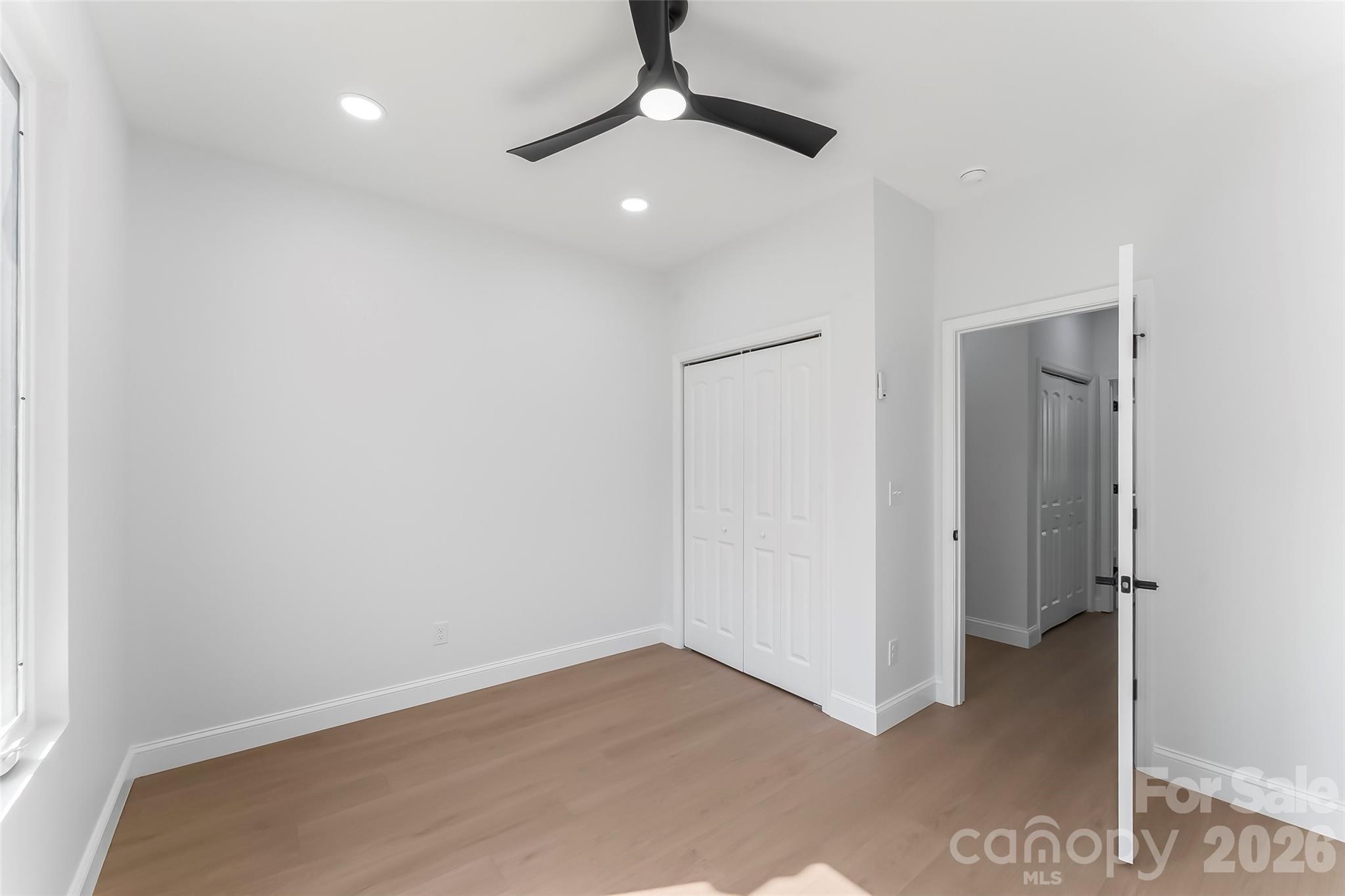 SIDES ESTATE - Residential