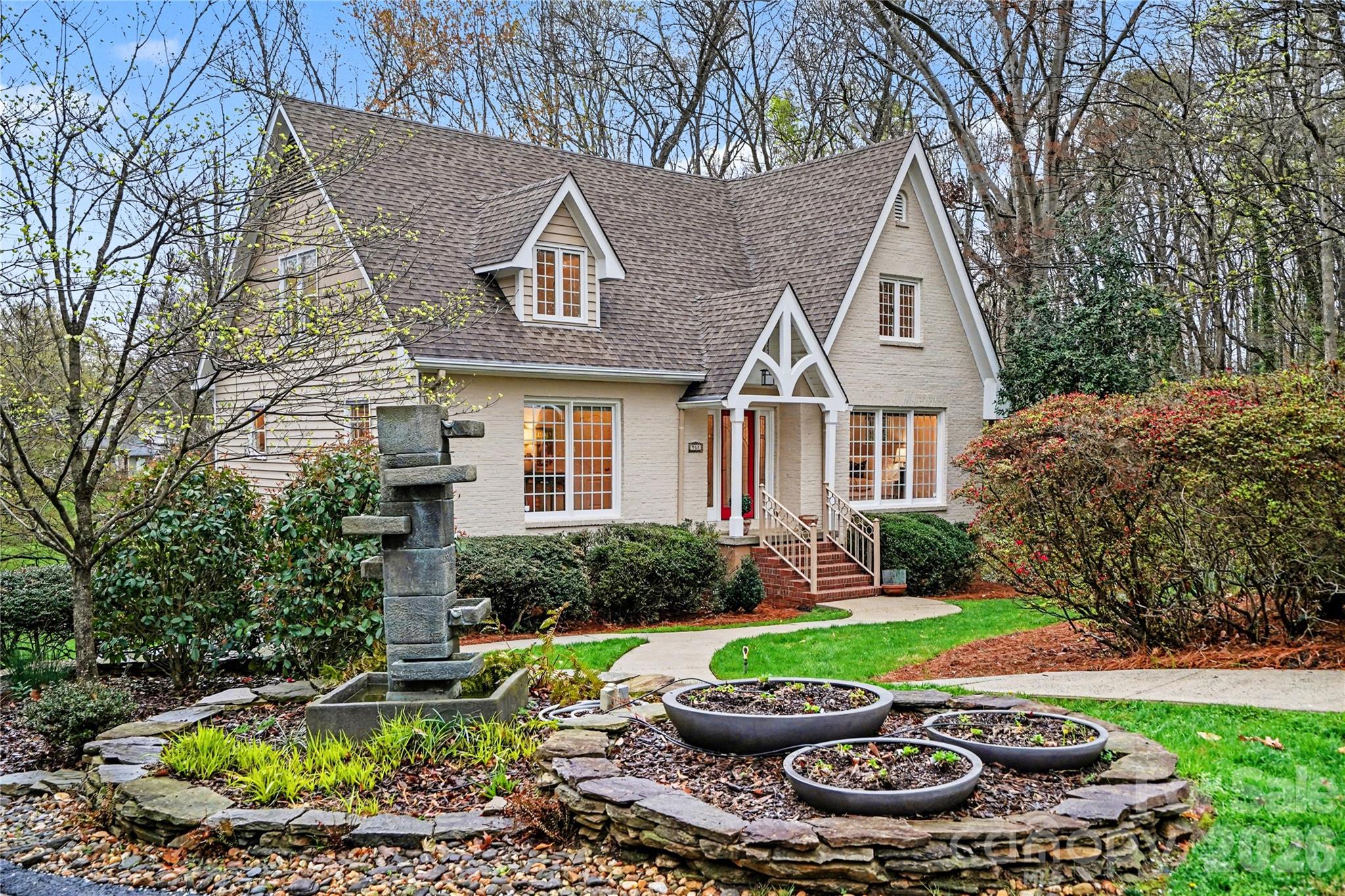 901 Shady Bluff Drive