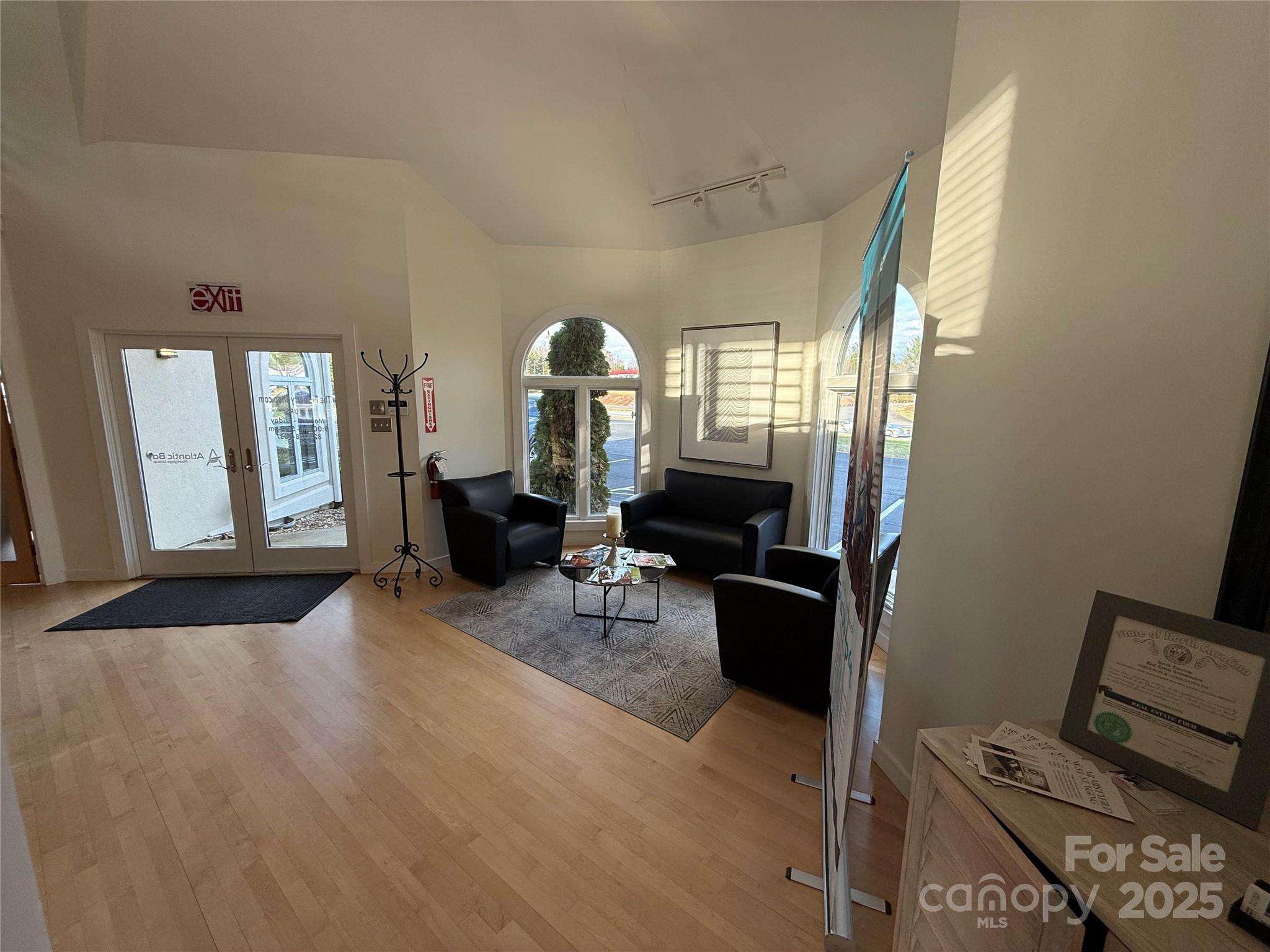 3739 Hickory Boulevard