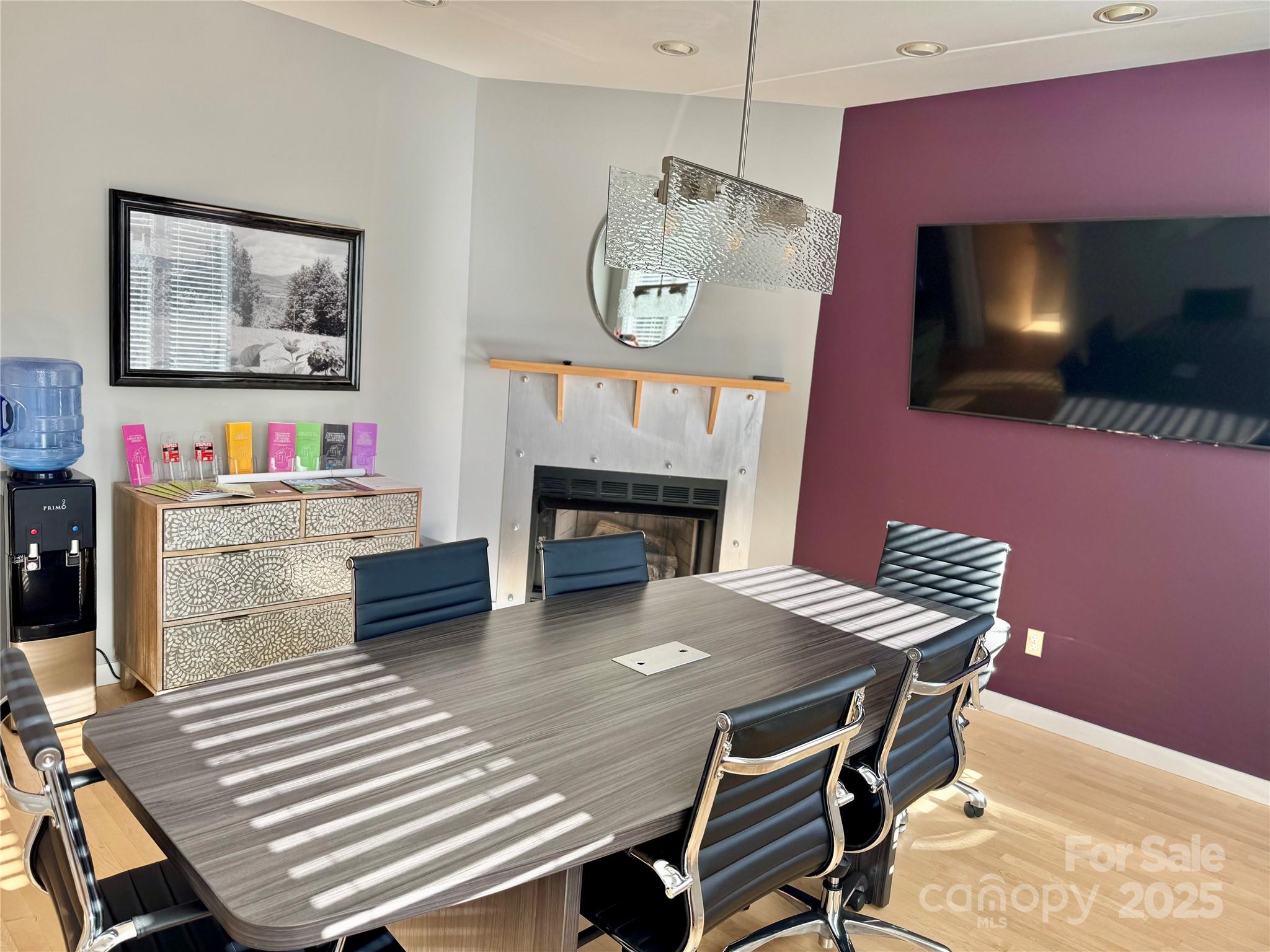 Hudson, North Carolina 28638, United States, ,Commercial,Active,19137