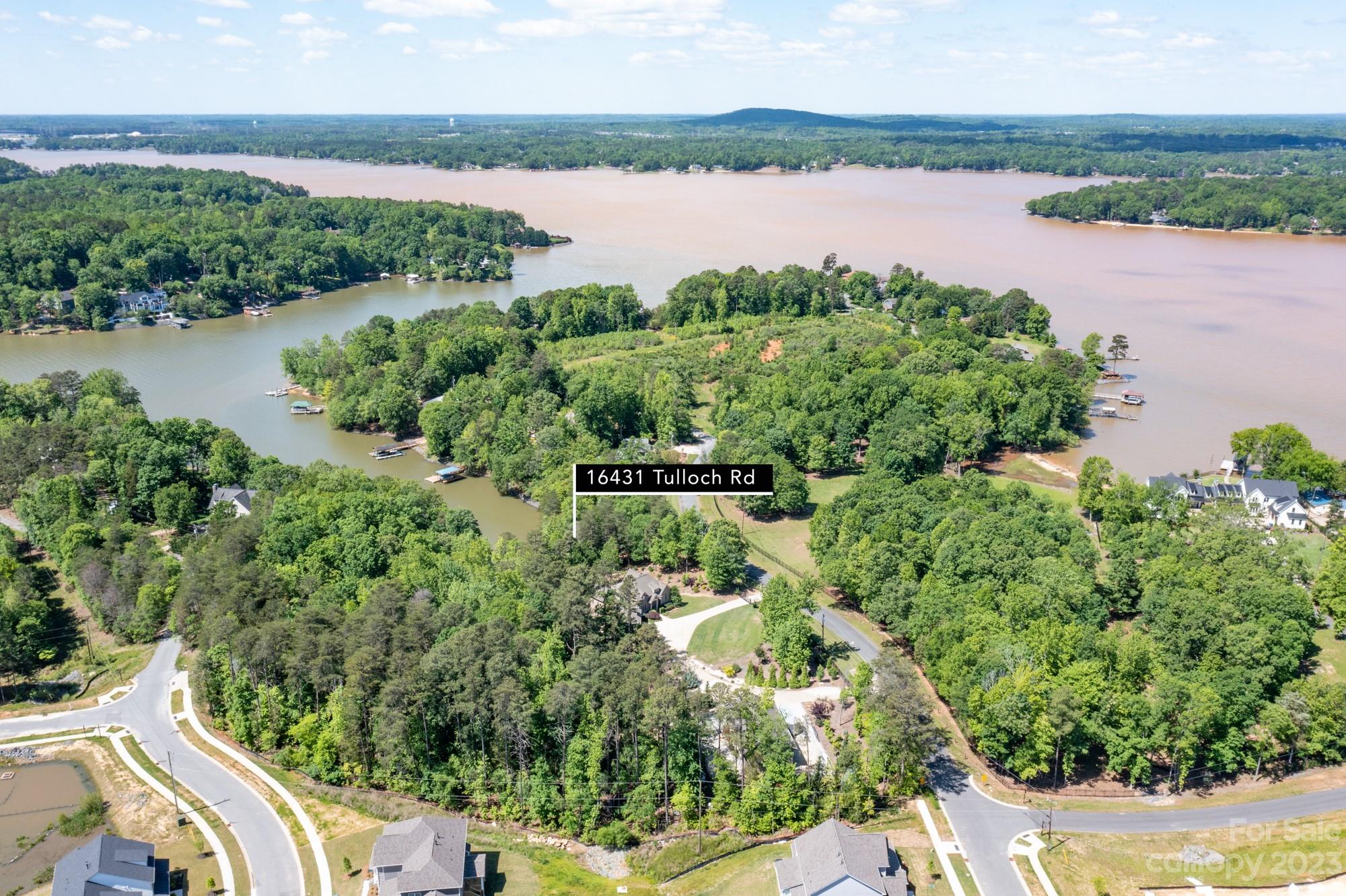 The Palisades - Land