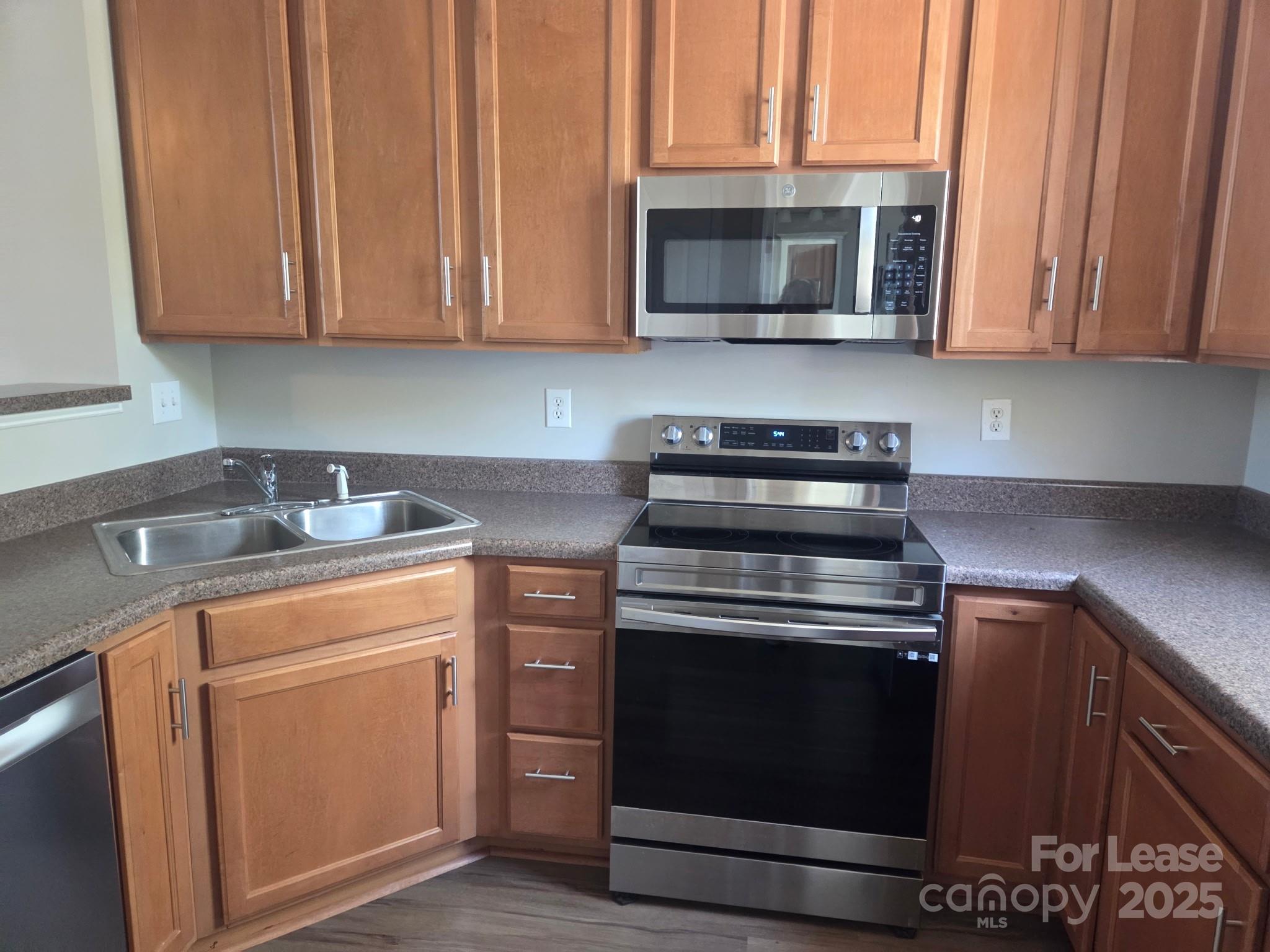 Meeting Street Townhomes - Residential Lease