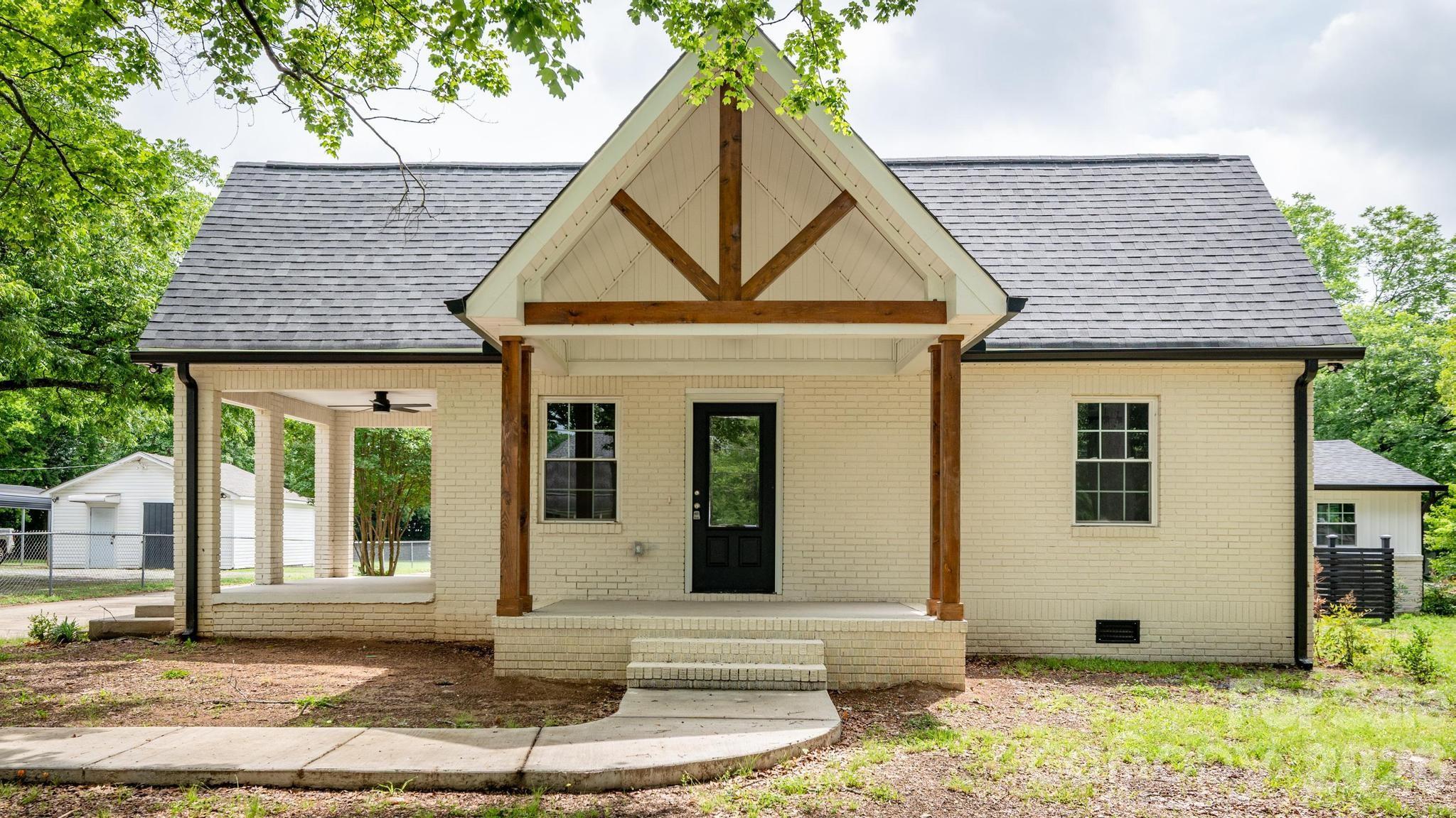1225 Old Charlotte Road SW
