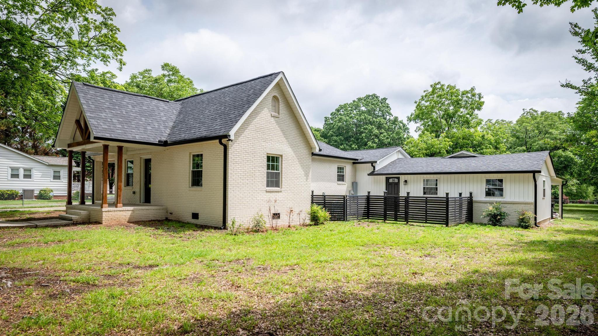 1225 Old Charlotte Road SW