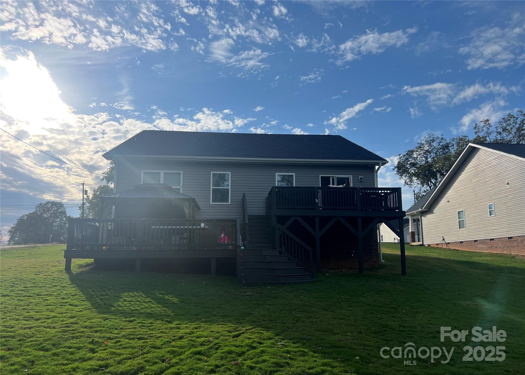 1417 Azalea Avenue