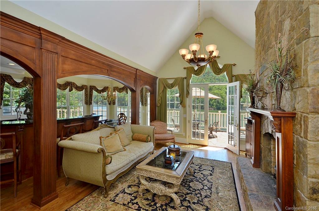 Rumbling Bald on Lake Lure - Residential