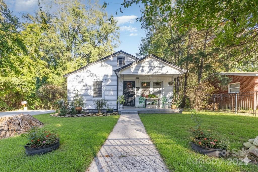 1216 N Ransom Street