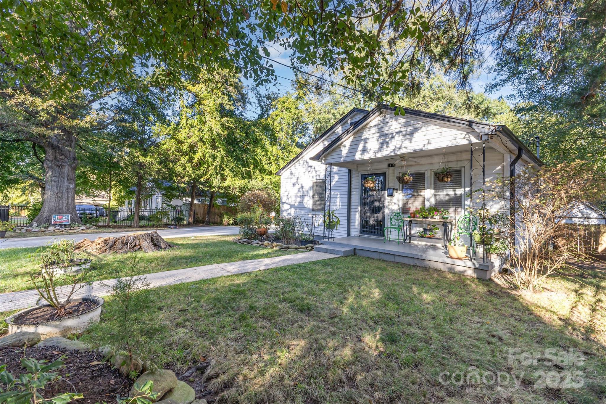 1216 N Ransom Street