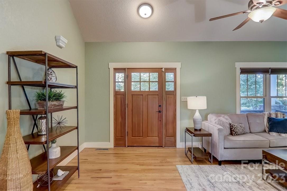 Crest Mountain - Residential