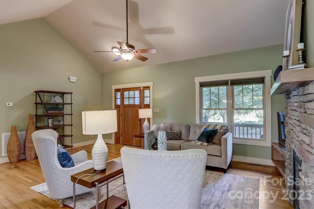 Crest Mountain - Residential