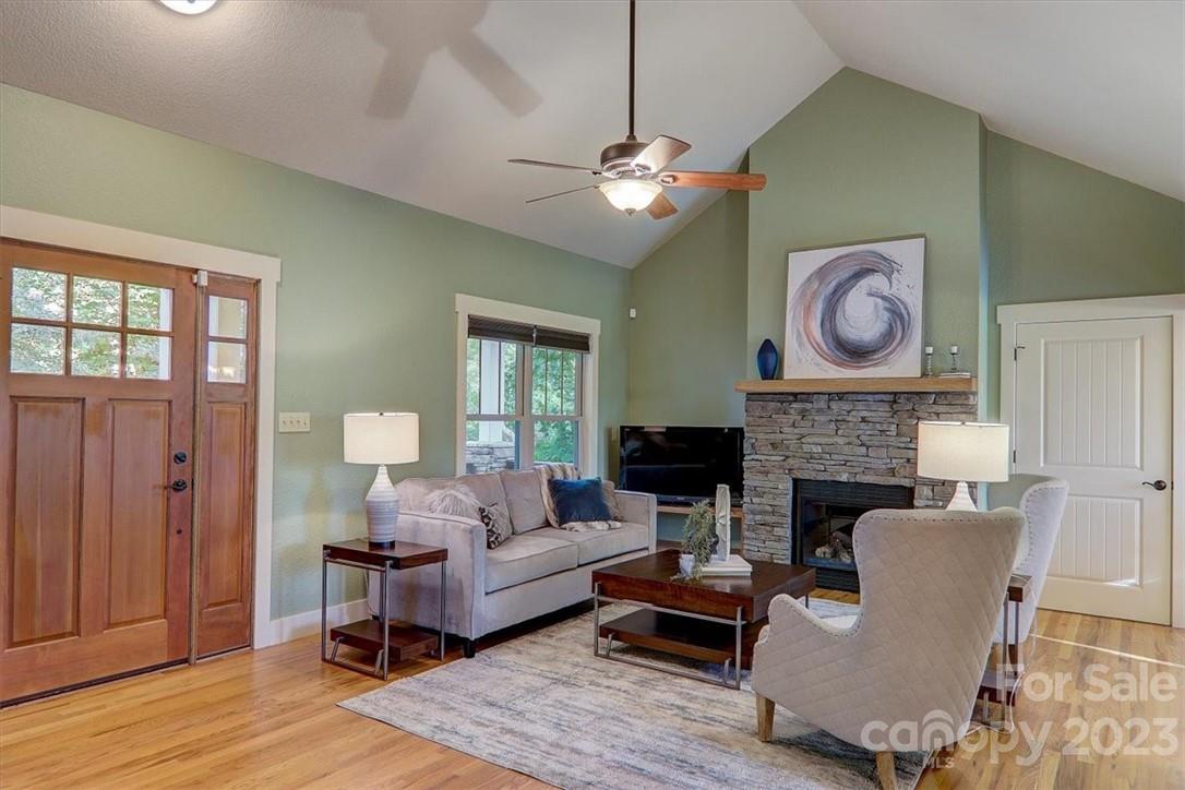 Crest Mountain - Residential