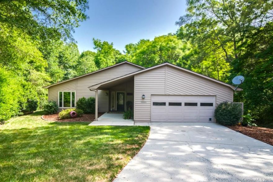 Absolutely beautiful home in the most tranquil setting you will find. Kitchen remodel w/ maple cabinets, stone counters, tile backsplash. Tile in main living areas, brand new carpet in bedrooms. Updated baths w/ a designers flair. New roof 2010, newer windows & sliders, ext paint 2014. Large skylight. Recessed lighting, new light fixtures, large pantry. Master bed w/ his & her closets w/organizers, soaking tub. Retractable awning, approx 30x16 deck, firepit, private 1.54 acre lot, shed, no HOA