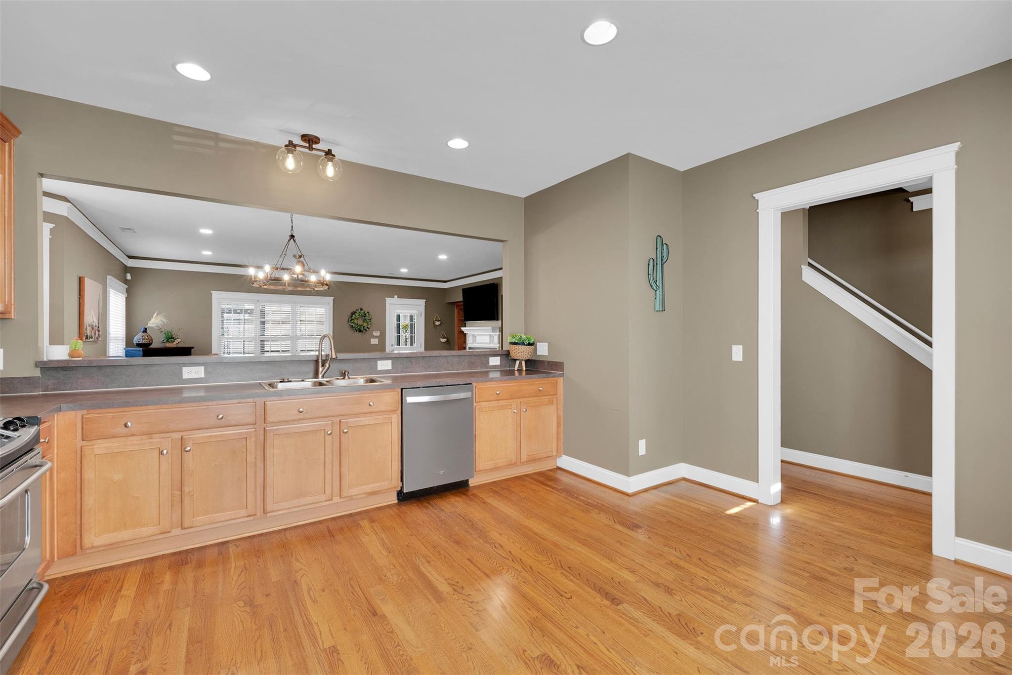 903 White Point Drive