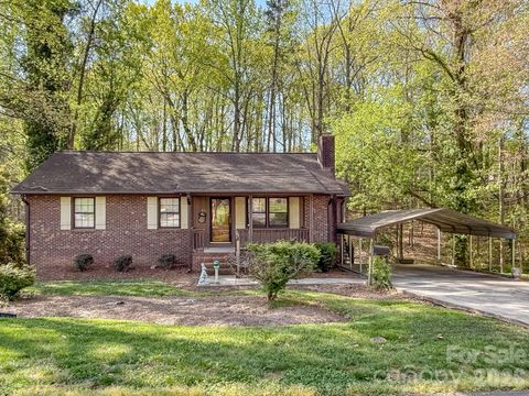 412 E Poplar Street Stanley NC 28164