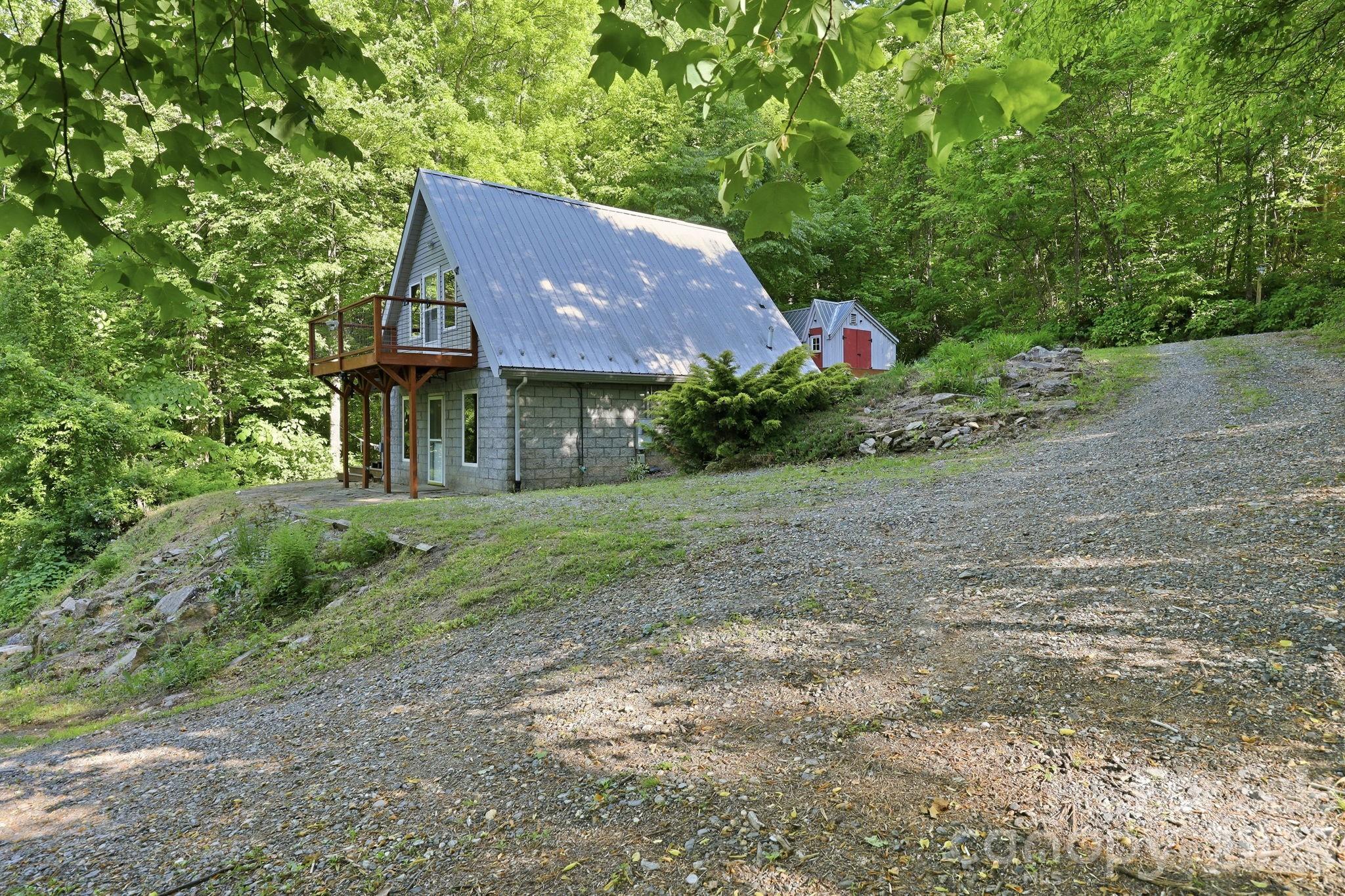 98 Sparkling Springs Road