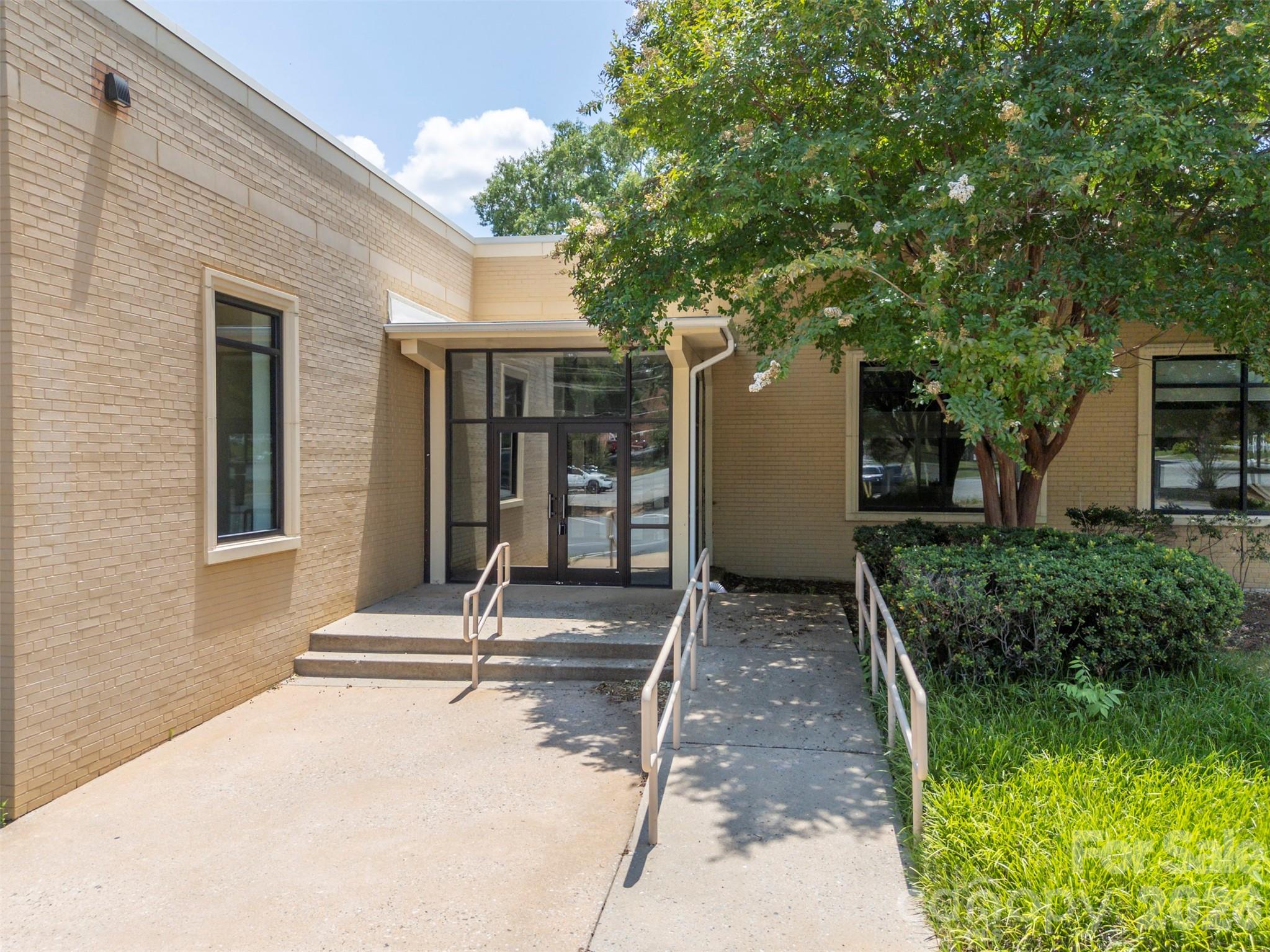 330 W Main Street
