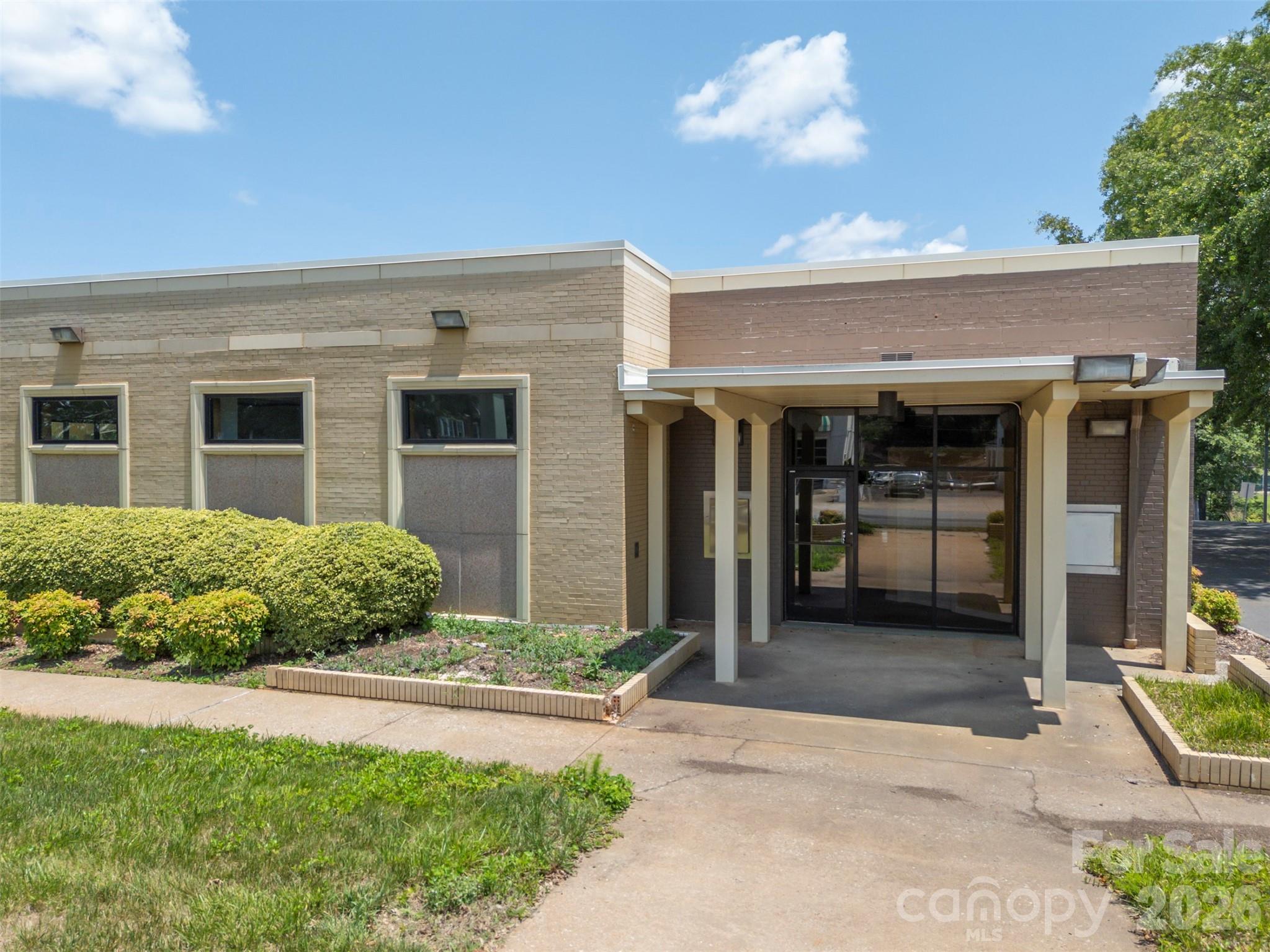 330 W Main Street