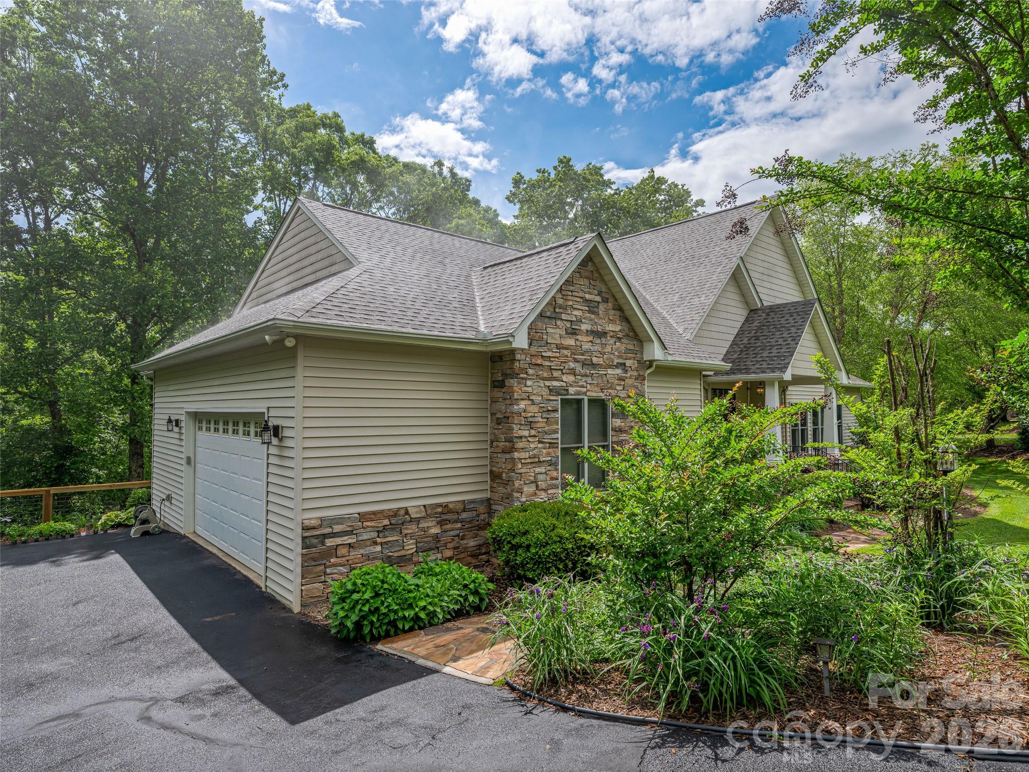 Mills Pointe - Residential