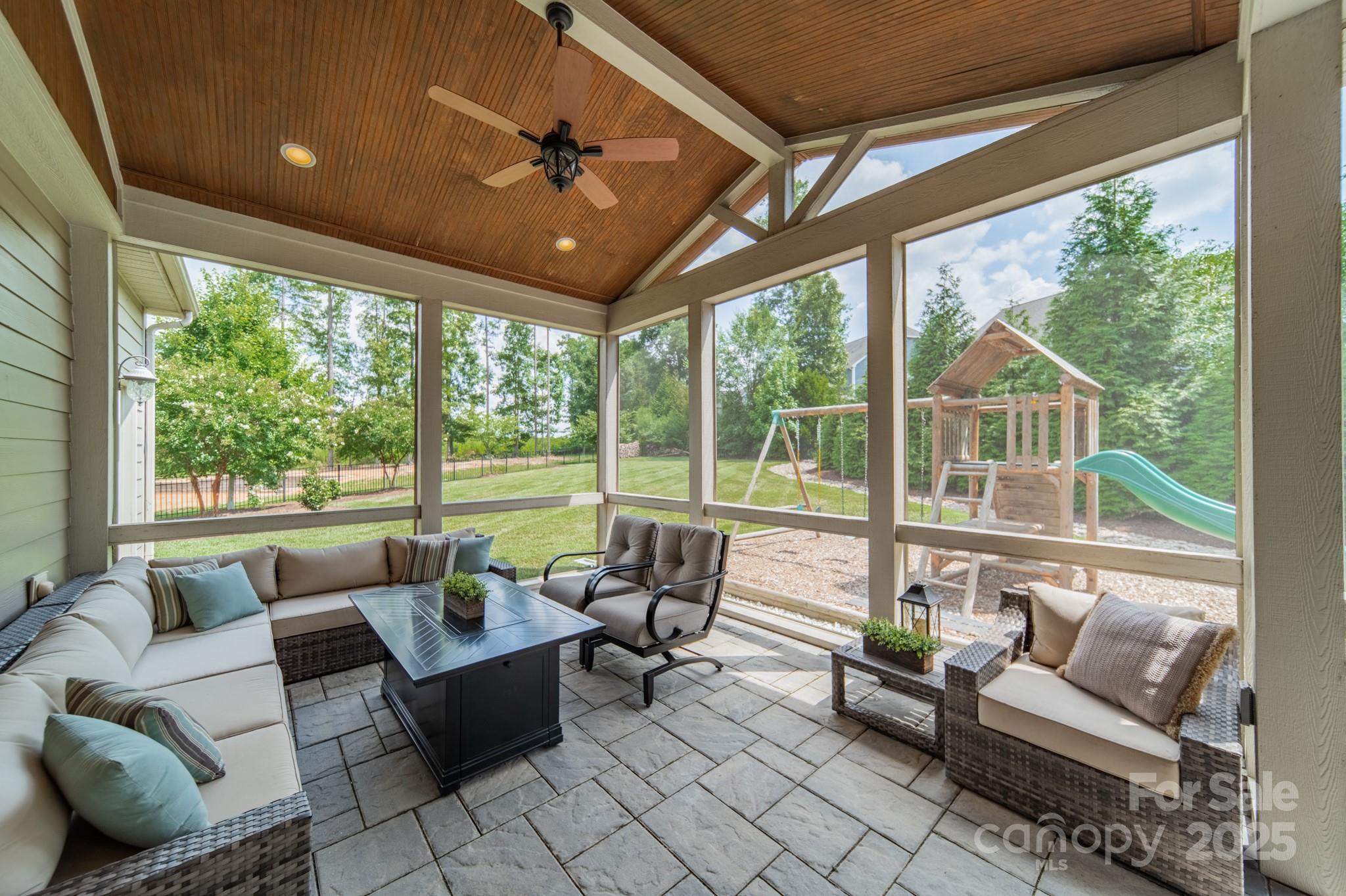 1005 Freeport Drive