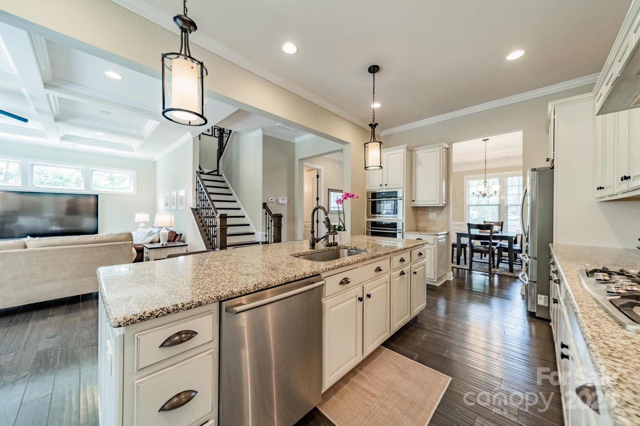 1005 Freeport Drive