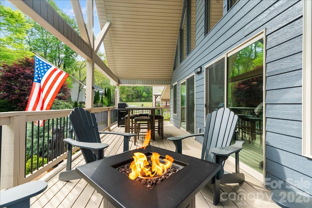 River Wind - Residential