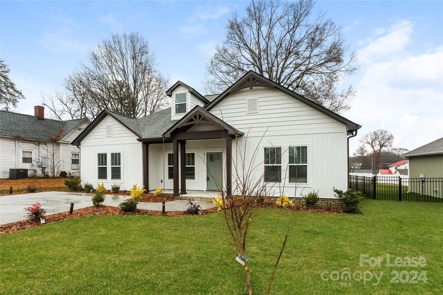 This 3-bedroom, 2.0-bathroom home offers 1634 sq. ft. of living space.