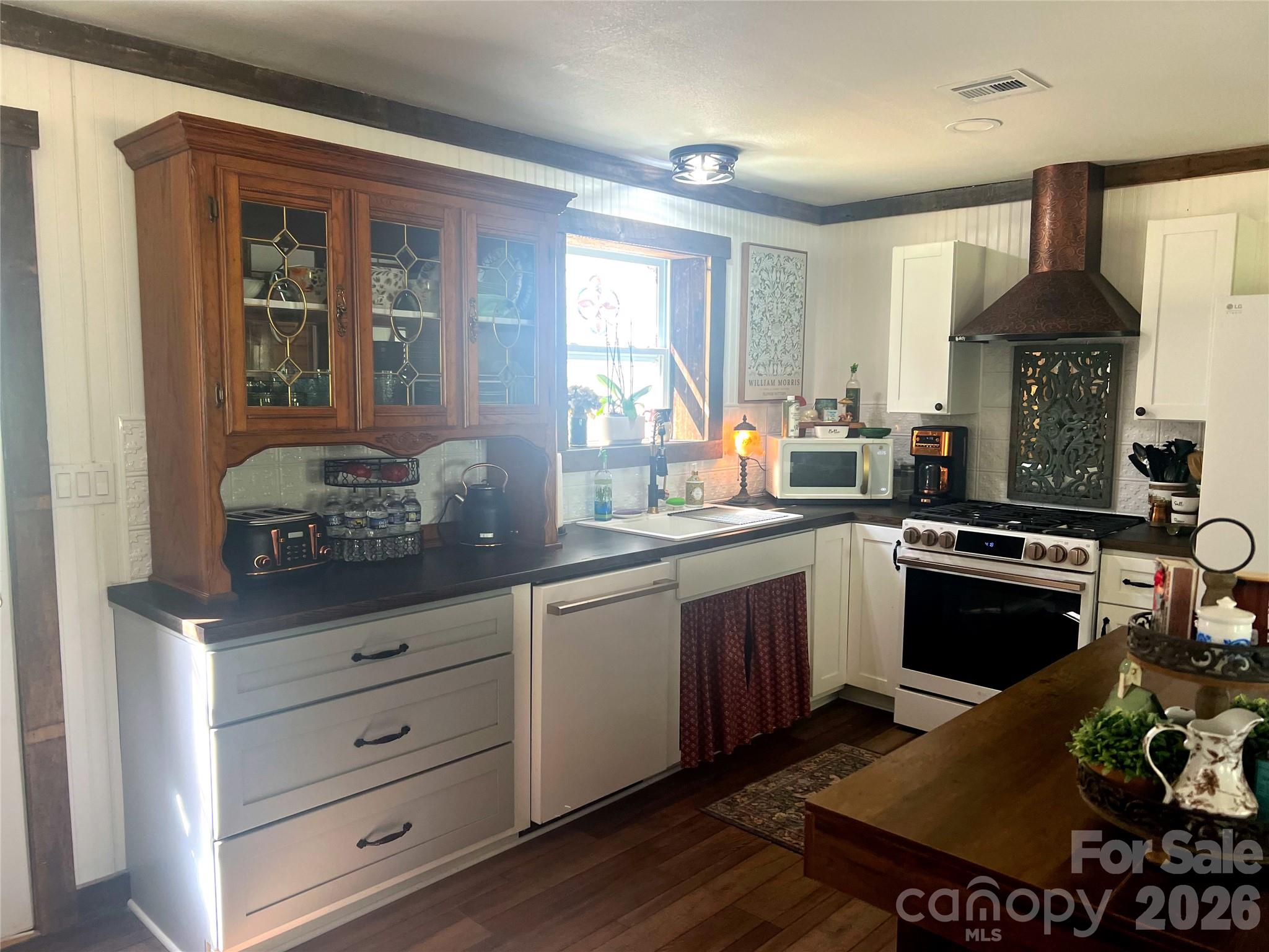 1029 Jacks Creek Road