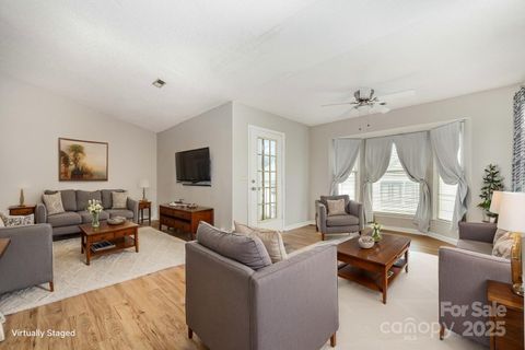 Photo of 6219 Rosecroft Drive #J, Charlotte, NC 28215 (MLS # 4291805) Photo of 6219 Rosecroft Drive #J, Charlotte, NC 28215 (MLS # 4291805)