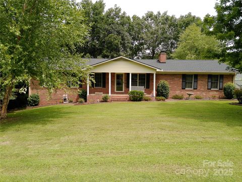 Photo of 216 Williams Road, Harrisburg, NC 28075 (MLS # 4290635)