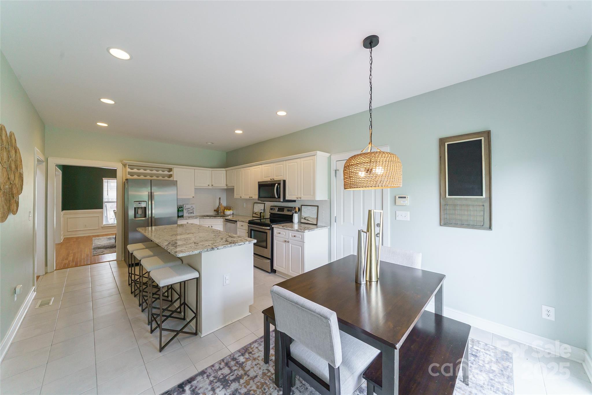 Matthews, North Carolina 28105, United States, 3 Bedrooms Bedrooms, ,3 BathroomsBathrooms,Residential,Active,171512