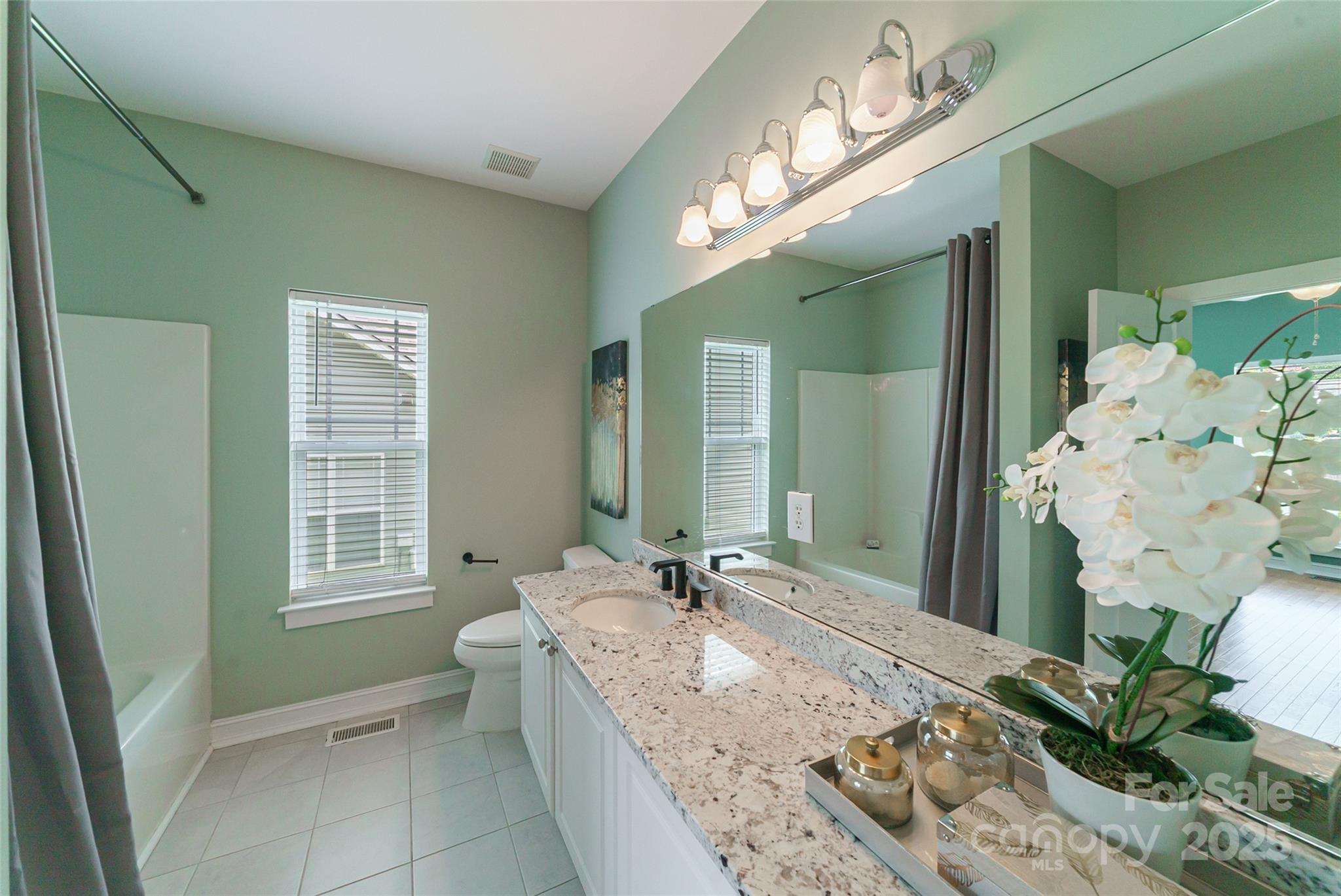 Matthews, North Carolina 28105, United States, 3 Bedrooms Bedrooms, ,3 BathroomsBathrooms,Residential,Active,171512