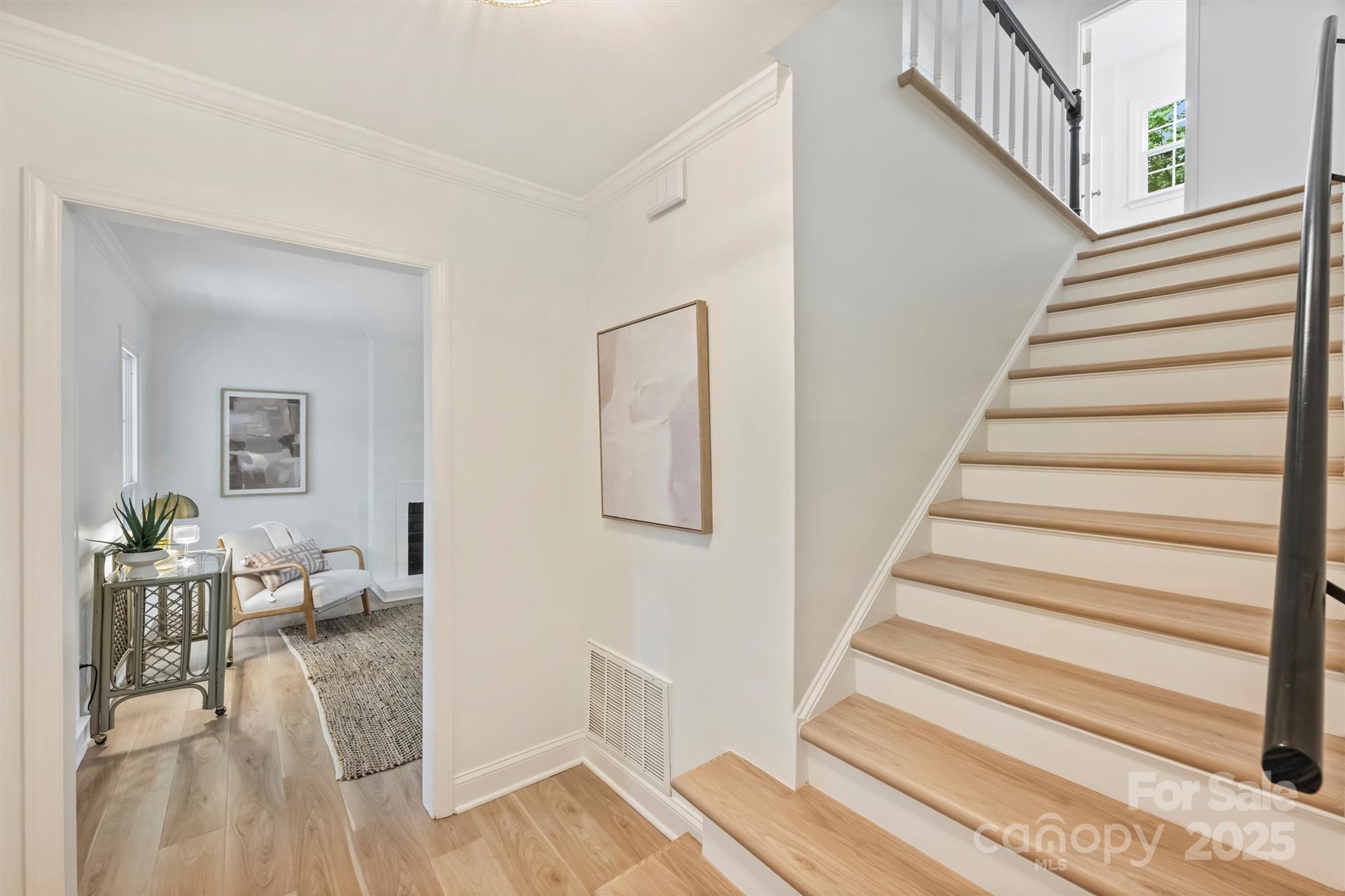 611 Heathermoor Court