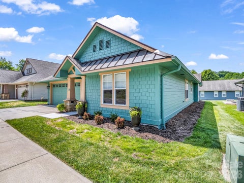 Photo of 51 Barn Owl Way, Hendersonville, NC 28792 (MLS # 4394410)