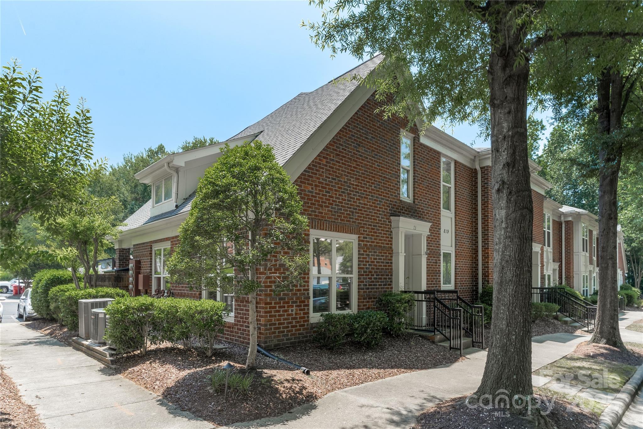 819 Northeast Drive 73
