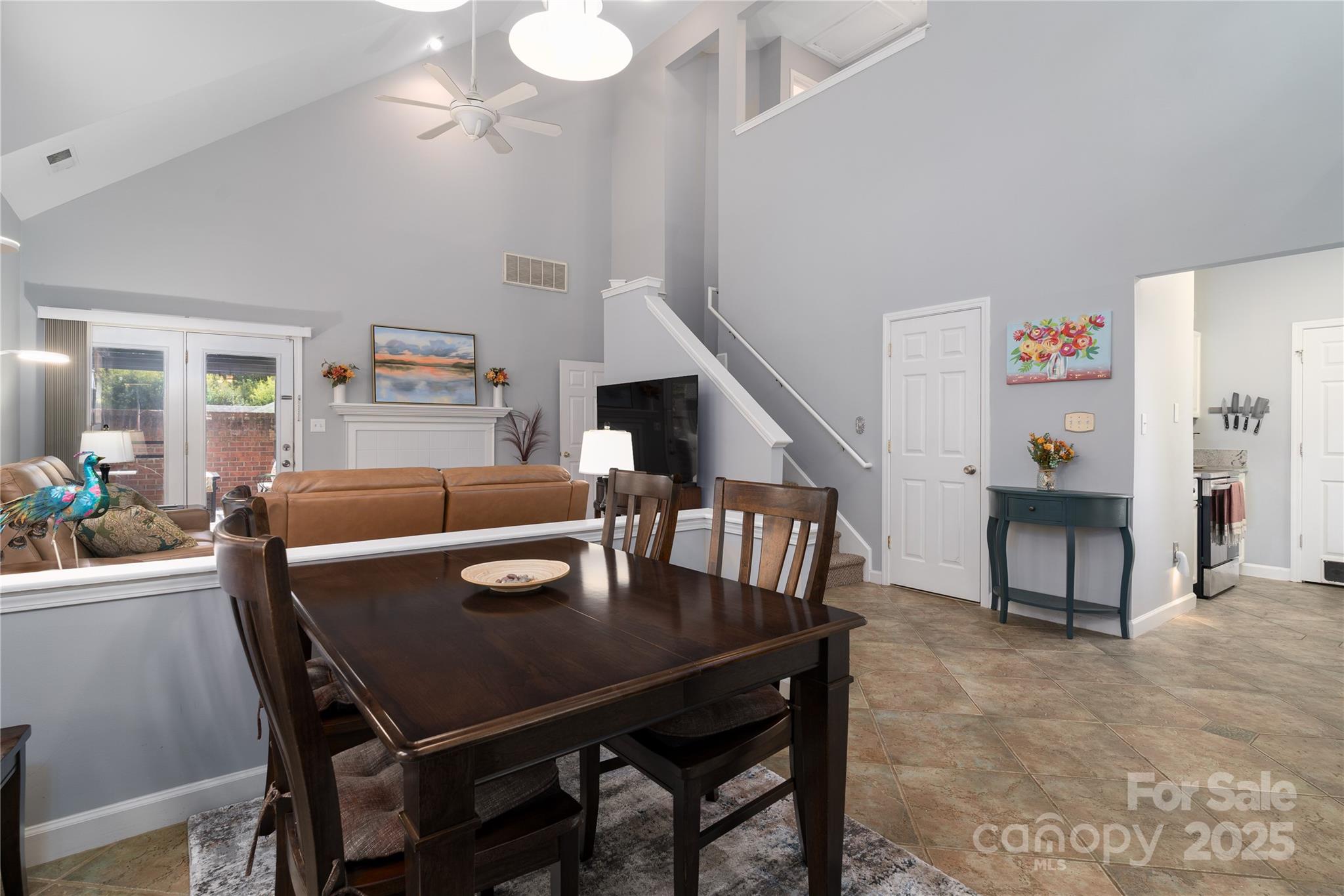 819 Northeast Drive 73