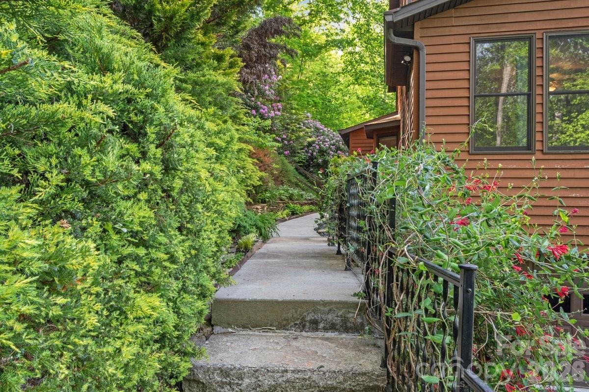 52 Mountain Park Drive