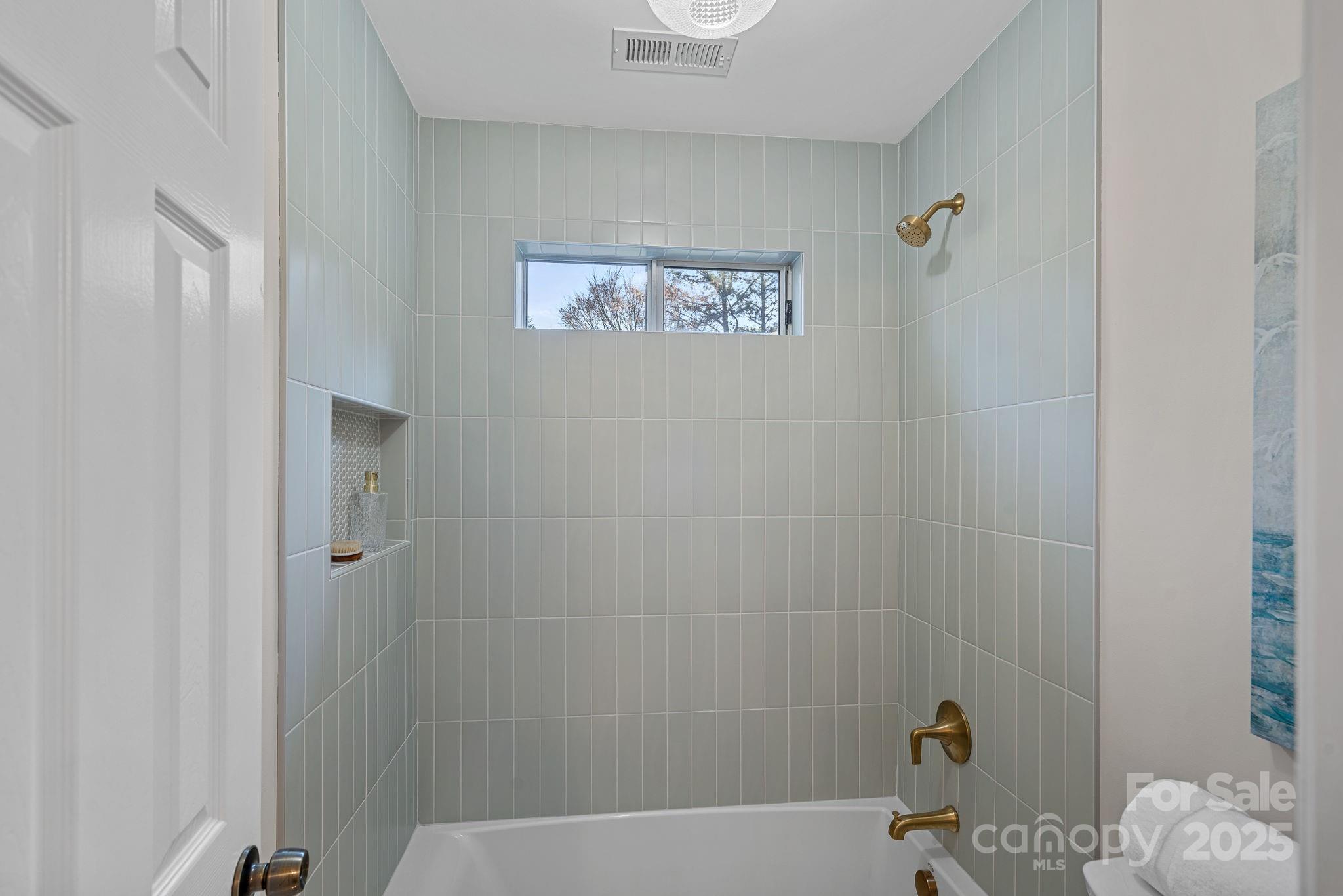 The Harbour At The Pointe - Residential