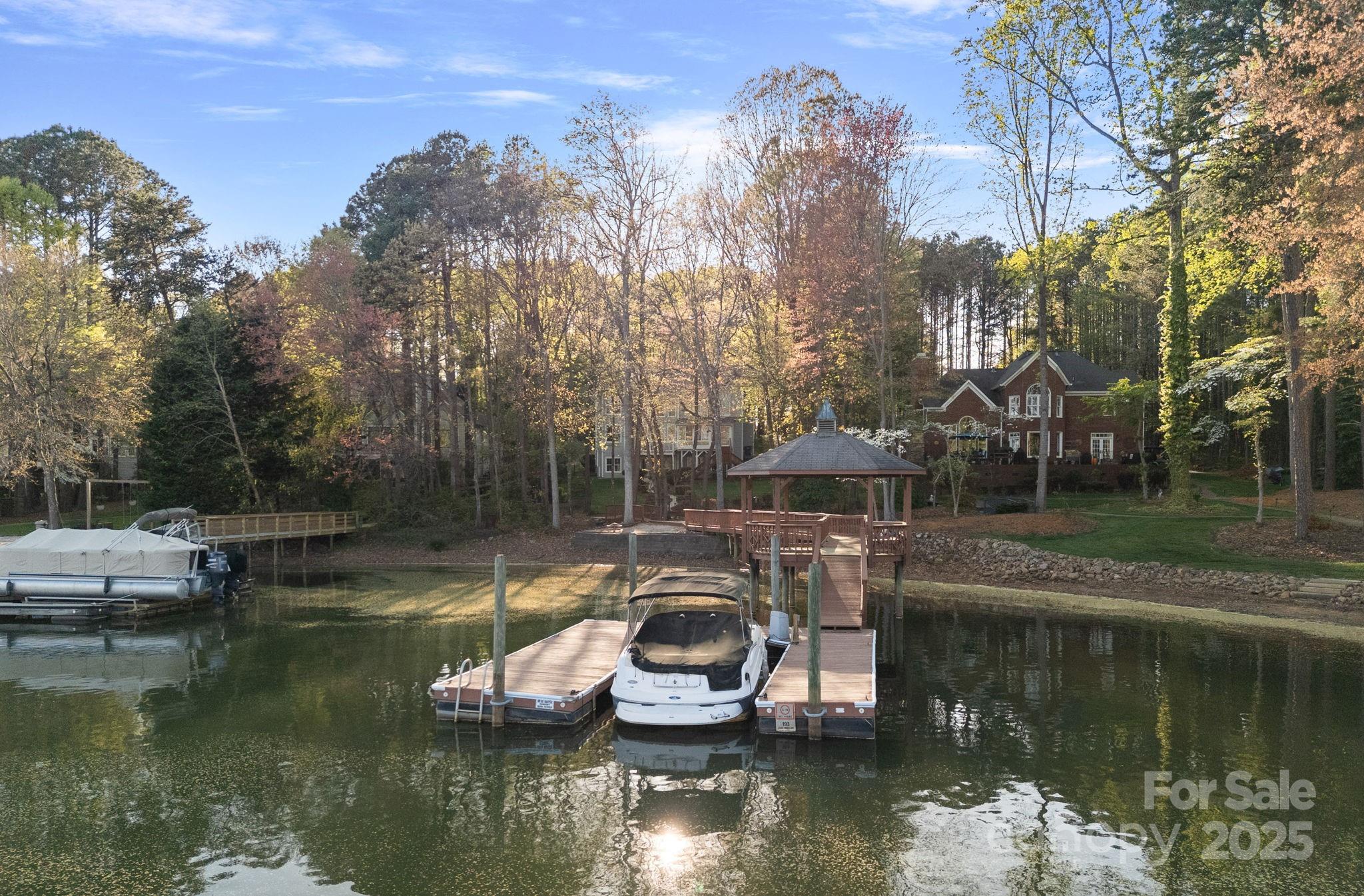 The Harbour At The Pointe - Residential
